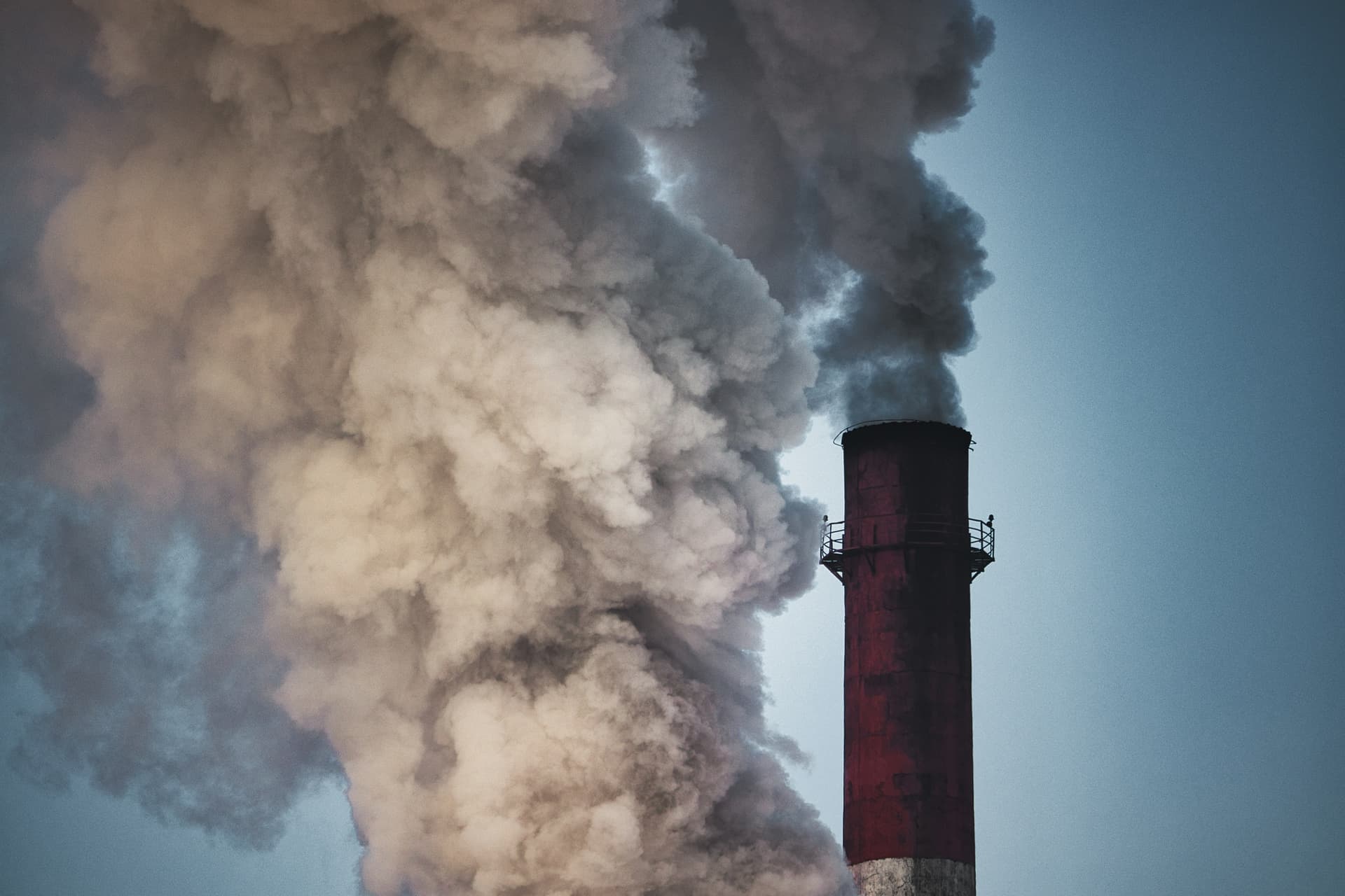 How should media report on Russia’s environmental issues during the war?